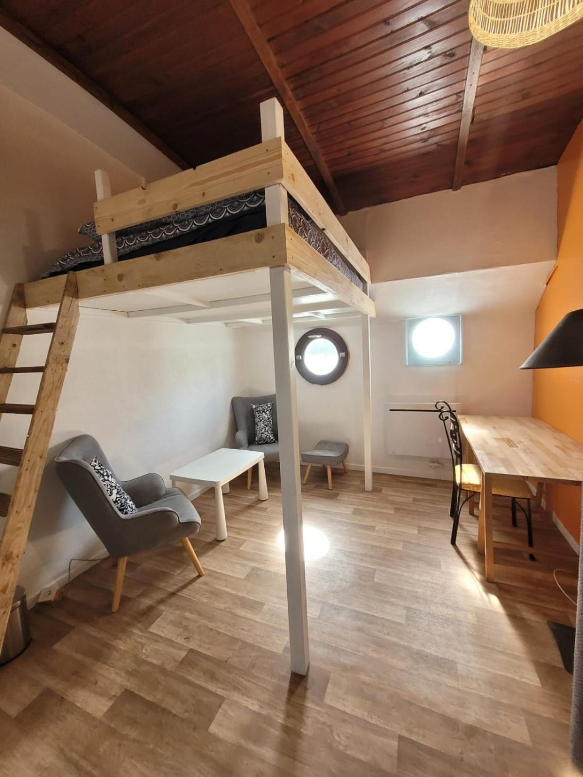 Chambre Sur L'Eau - Peniche La Diva Conflans-Sainte-Honorine Dış mekan fotoğraf