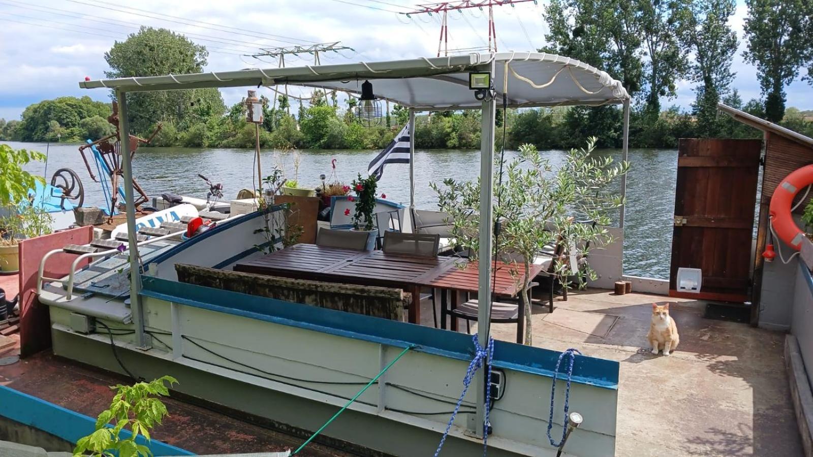 Chambre Sur L'Eau - Peniche La Diva Conflans-Sainte-Honorine Dış mekan fotoğraf